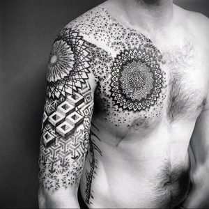 фото тату мандала на груди 04.02.2020 №049 -mandala tattoo- tattoo-photo.ru