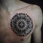 фото тату мандала на груди 04.02.2020 №058 -mandala tattoo- tattoo-photo.ru