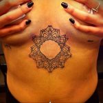 фото тату мандала на груди 04.02.2020 №064 -mandala tattoo- tattoo-photo.ru