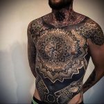 фото тату мандала на груди 04.02.2020 №067 -mandala tattoo- tattoo-photo.ru