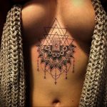 фото тату мандала на груди 04.02.2020 №083 -mandala tattoo- tattoo-photo.ru