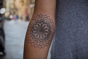 фото тату мандала на локте 04.02.2020 №014 -mandala tattoo- tattoo-photo.ru