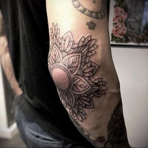 фото тату мандала на локте 04.02.2020 №040 -mandala tattoo- tattoo-photo.ru