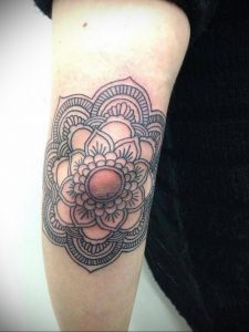 фото тату мандала на локте 04.02.2020 №041 -mandala tattoo- tattoo-photo.ru