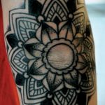 фото тату мандала на локте 04.02.2020 №070 -mandala tattoo- tattoo-photo.ru