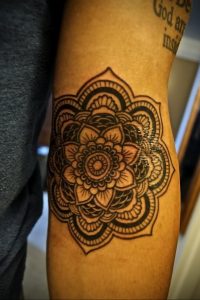 фото тату мандала на локте 04.02.2020 №083 -mandala tattoo- tattoo-photo.ru