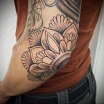 фото тату мандала на локте 04.02.2020 №107 -mandala tattoo- tattoo-photo.ru