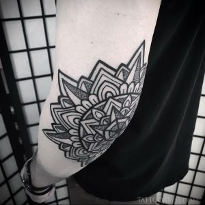 фото тату мандала на локте 04.02.2020 №124 -mandala tattoo- tattoo-photo.ru