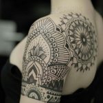 фото тату мандала на плече 04.02.2020 №010 -mandala tattoo- tattoo-photo.ru