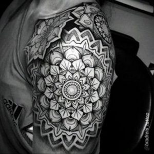 фото тату мандала на плече 04.02.2020 №019 -mandala tattoo- tattoo-photo.ru