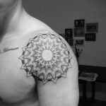 фото тату мандала на плече 04.02.2020 №021 -mandala tattoo- tattoo-photo.ru