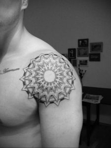 фото тату мандала на плече 04.02.2020 №021 -mandala tattoo- tattoo-photo.ru