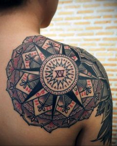 фото тату мандала на плече 04.02.2020 №040 -mandala tattoo- tattoo-photo.ru