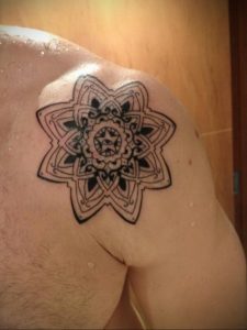 фото тату мандала на плече 04.02.2020 №044 -mandala tattoo- tattoo-photo.ru
