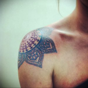 фото тату мандала на плече 04.02.2020 №045 -mandala tattoo- tattoo-photo.ru