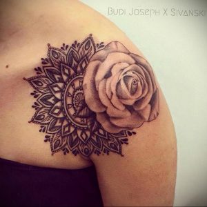 фото тату мандала на плече 04.02.2020 №053 -mandala tattoo- tattoo-photo.ru