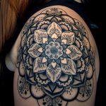 фото тату мандала на плече 04.02.2020 №081 -mandala tattoo- tattoo-photo.ru