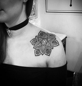 фото тату мандала на плече 04.02.2020 №088 -mandala tattoo- tattoo-photo.ru