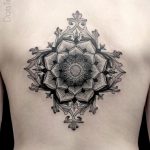 фото тату мандала на спине 04.02.2020 №021 -mandala tattoo- tattoo-photo.ru