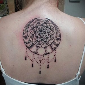 фото тату мандала на спине 04.02.2020 №022 -mandala tattoo- tattoo-photo.ru