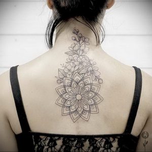 фото тату мандала на спине 04.02.2020 №026 -mandala tattoo- tattoo-photo.ru