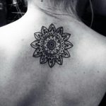 фото тату мандала на спине 04.02.2020 №030 -mandala tattoo- tattoo-photo.ru