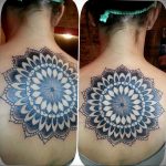 фото тату мандала на спине 04.02.2020 №050 -mandala tattoo- tattoo-photo.ru