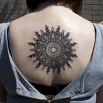 фото тату мандала на спине 04.02.2020 №060 -mandala tattoo- tattoo-photo.ru