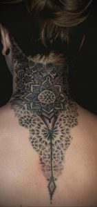 фото тату мандала на шее 04.02.2020 №030 -mandala tattoo- tattoo-photo.ru