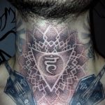 фото тату мандала на шее 04.02.2020 №037 -mandala tattoo- tattoo-photo.ru