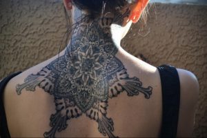 фото тату мандала на шее 04.02.2020 №054 -mandala tattoo- tattoo-photo.ru