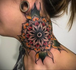 фото тату мандала на шее 04.02.2020 №077 -mandala tattoo- tattoo-photo.ru