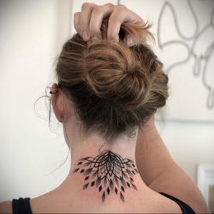 фото тату мандала на шее 04.02.2020 №086 -mandala tattoo- tattoo-photo.ru