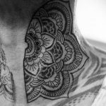 фото тату мандала на шее 04.02.2020 №096 -mandala tattoo- tattoo-photo.ru