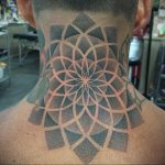 фото тату мандала на шее 04.02.2020 №109 -mandala tattoo- tattoo-photo.ru