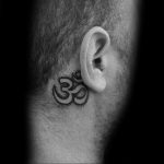 фото тату символ ОМ на шее 08.02.2020 №014 -tattoo om- tattoo-photo.ru