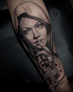 Тату Монашка с крестом 16.02.2020 №1001 -tattoo nun with a cross- tattoo-photo.ru