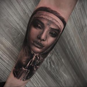 Тату Монашка с крестом 16.02.2020 №1020 -tattoo nun with a cross- tattoo-photo.ru