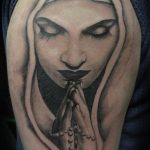 Тату Монашка с крестом 16.02.2020 №1029 -tattoo nun with a cross- tattoo-photo.ru