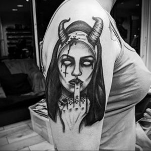 Тату Монашка в стиле хоррор 16.02.2020 №1063 -nun tattoo- tattoo-photo.ru