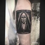 Тату Монашка на руке 16.02.2020 №1006 -nun tattoo- tattoo-photo.ru