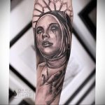 Тату Монашка на руке 16.02.2020 №1028 -nun tattoo- tattoo-photo.ru