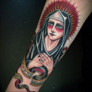 Тату Монашка на руке 16.02.2020 №1066 -nun tattoo- tattoo-photo.ru