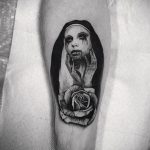 Тату Монашка на руке 16.02.2020 №1068 -nun tattoo- tattoo-photo.ru