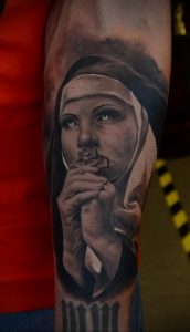 Тату Монашка пример рисунка 16.02.2020 №1044 -tattoo nun- tattoo-photo.ru