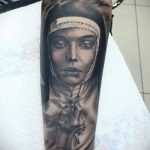 Тату Монашка с крестом 16.02.2020 №1031 -tattoo nun with a cross- tattoo-photo.ru