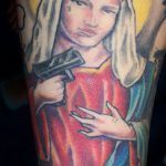 Тату Монашка с оружием 16.02.2020 №1008 -nun tattoo with gun- tattoo-photo.ru