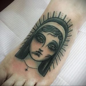 Тату Монашка с сигаретой 16.02.2020 №1001 -tattoo nun with a cigarette- tattoo-photo.ru