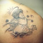 Фото тату ангел на лопатке 09.03.2020 №011 -tattoo on the shoulder- tattoo-photo.ru