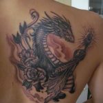 Фото тату на лопатке дракон 09.03.2020 №023 -tattoo on the shoulder- tattoo-photo.ru